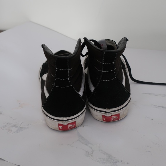 Black High Top Old Skool sk8-hi Suede Vans - Picture 3 of 5